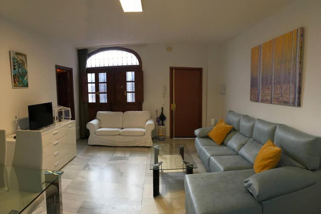 Apartment 1 Minute From Cathedral. Feel The Heart Of *