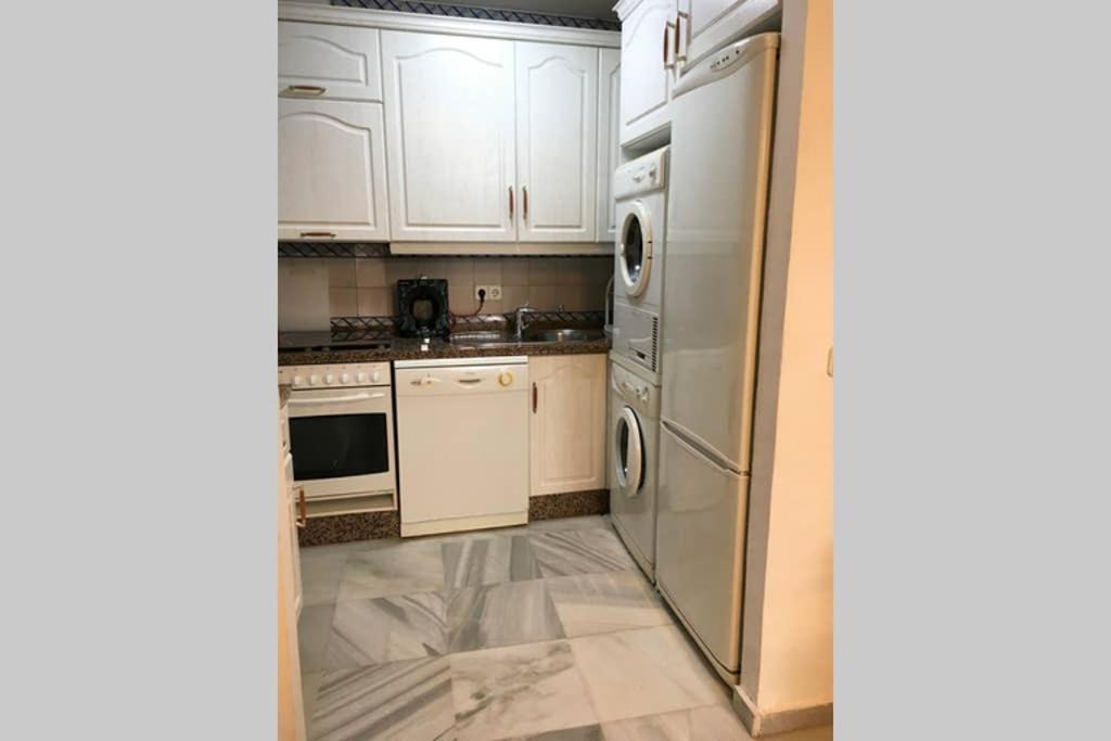 Apartment 1 Minute From Cathedral. Feel The Heart Of *